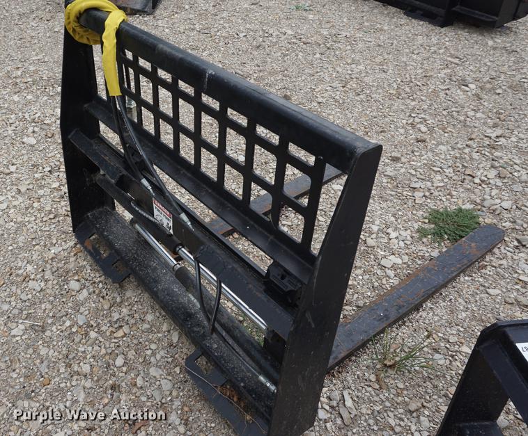 image for item G1292 Skid steer pallet forks