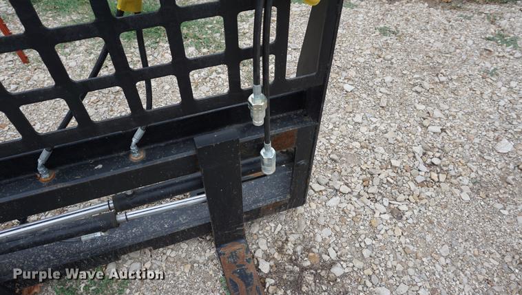 image for item G1292 Skid steer pallet forks