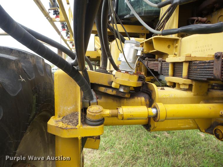 image for item K6255 1994 Ag-Chem RoGator 664 sprayer