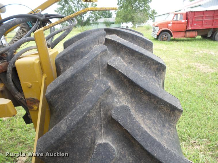 image for item K6255 1994 Ag-Chem RoGator 664 sprayer