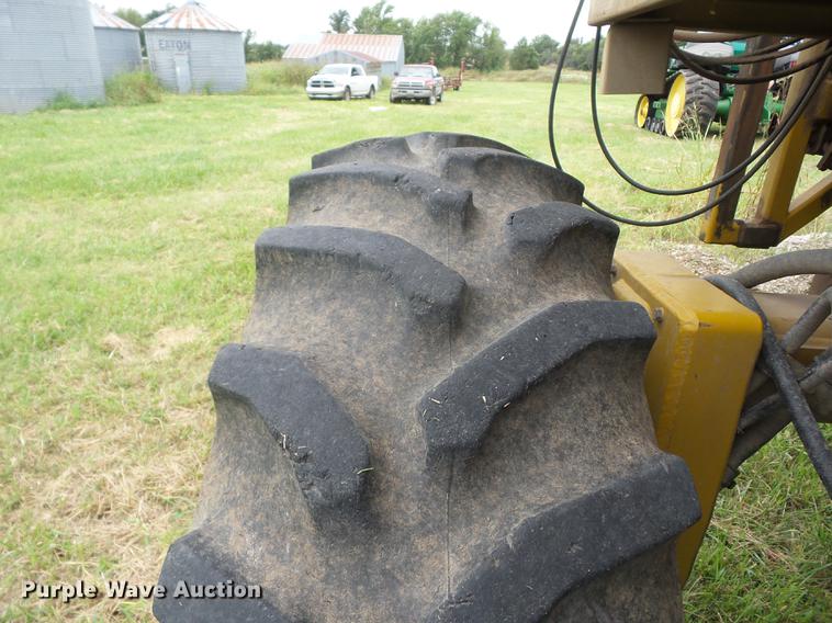 image for item K6255 1994 Ag-Chem RoGator 664 sprayer
