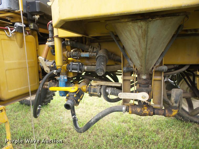 image for item K6255 1994 Ag-Chem RoGator 664 sprayer