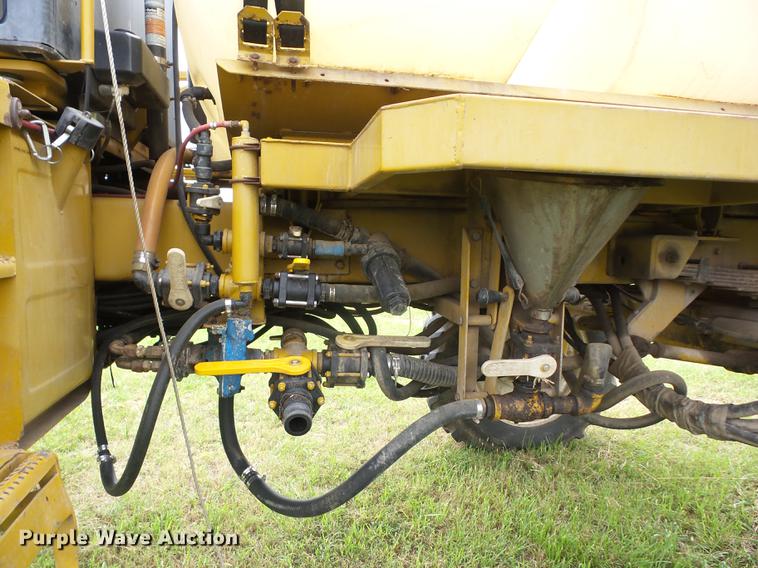 image for item K6255 1994 Ag-Chem RoGator 664 sprayer