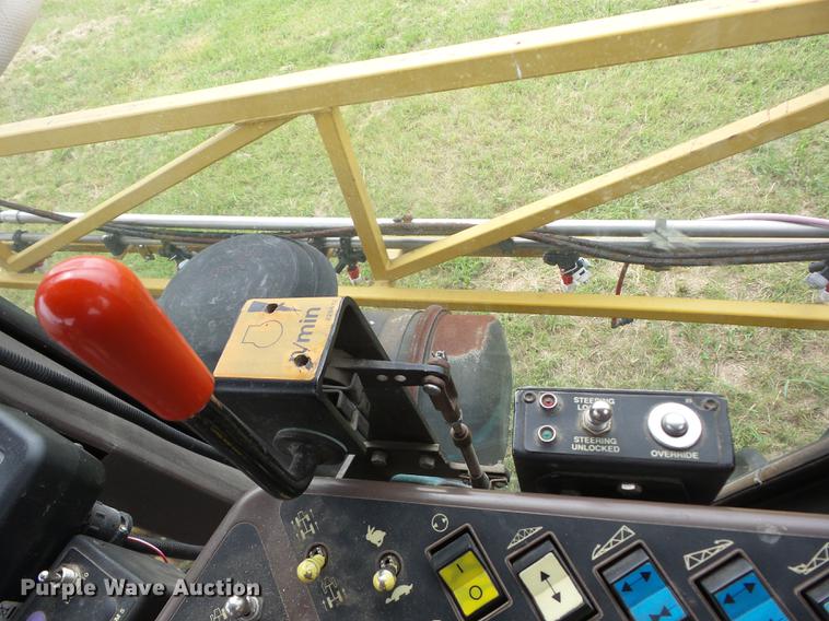 image for item K6255 1994 Ag-Chem RoGator 664 sprayer