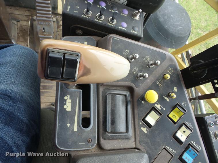 image for item K6255 1994 Ag-Chem RoGator 664 sprayer