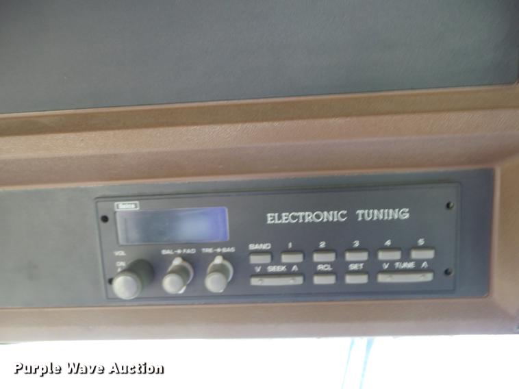 image for item K6255 1994 Ag-Chem RoGator 664 sprayer