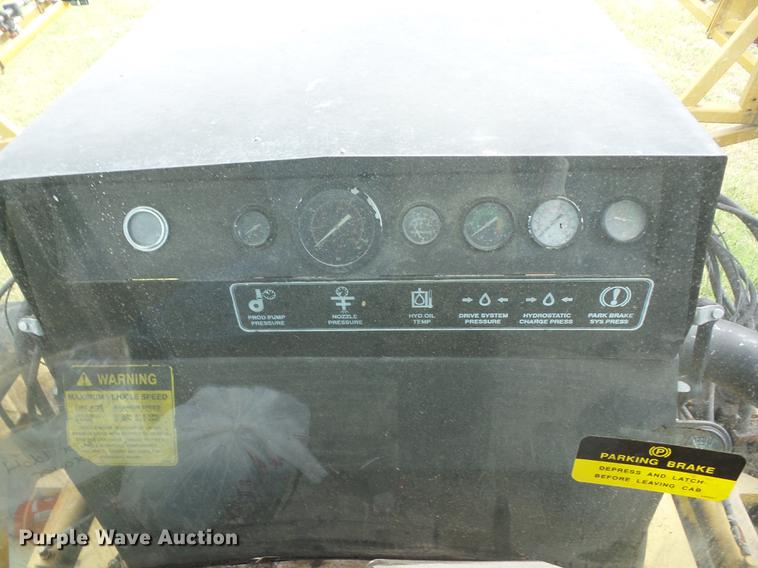 image for item K6255 1994 Ag-Chem RoGator 664 sprayer