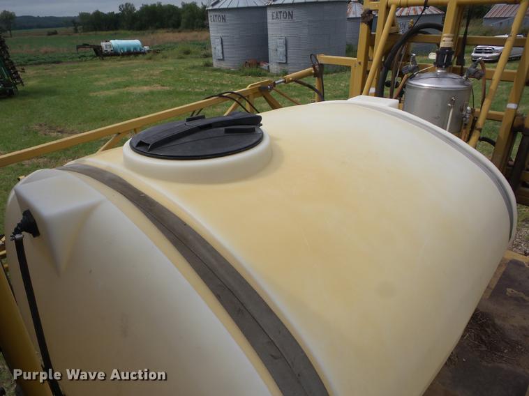 image for item K6255 1994 Ag-Chem RoGator 664 sprayer