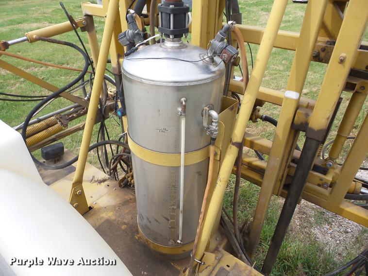 image for item K6255 1994 Ag-Chem RoGator 664 sprayer