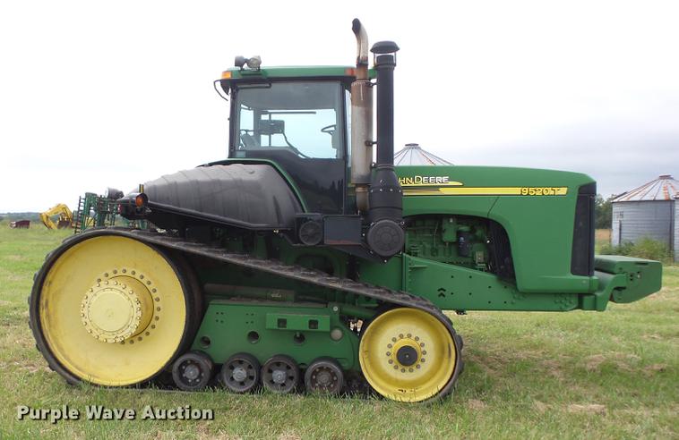 image for item K6256 2002 John Deere 9520T tractor