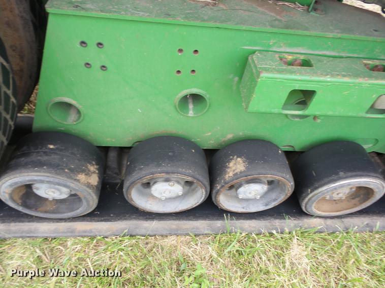 image for item K6256 2002 John Deere 9520T tractor