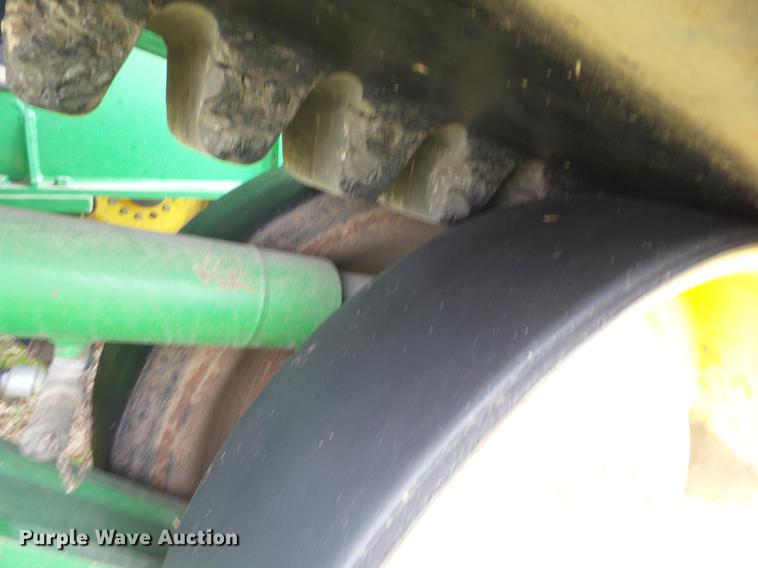 image for item K6256 2002 John Deere 9520T tractor