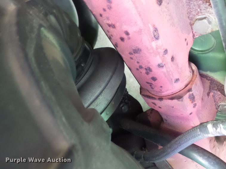 image for item K6256 2002 John Deere 9520T tractor