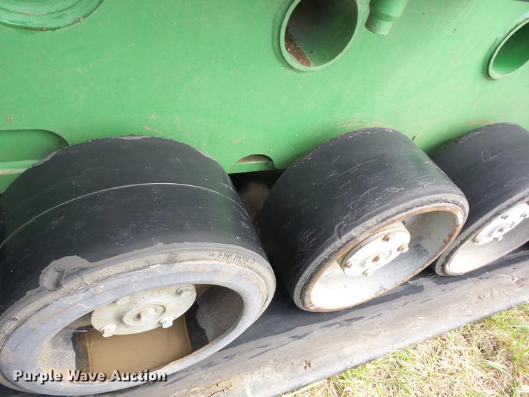 image for item K6256 2002 John Deere 9520T tractor