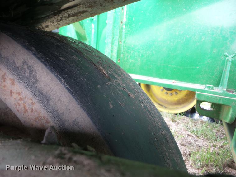 image for item K6256 2002 John Deere 9520T tractor