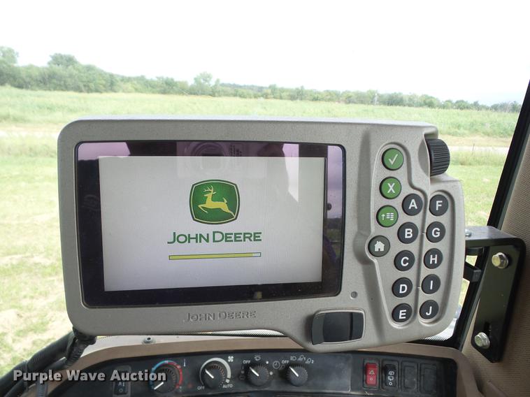 image for item K6256 2002 John Deere 9520T tractor