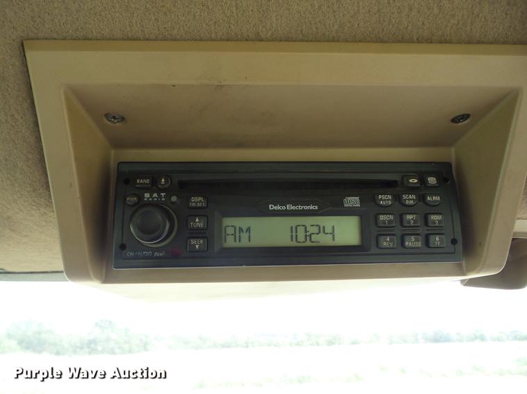 image for item K6256 2002 John Deere 9520T tractor