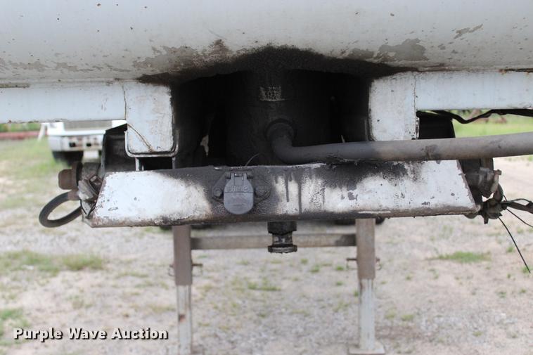 image for item BE9312 1994 Fruehauf DDT5-29F2 end dump trailer