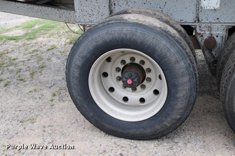 image for item BE9312 1994 Fruehauf DDT5-29F2 end dump trailer