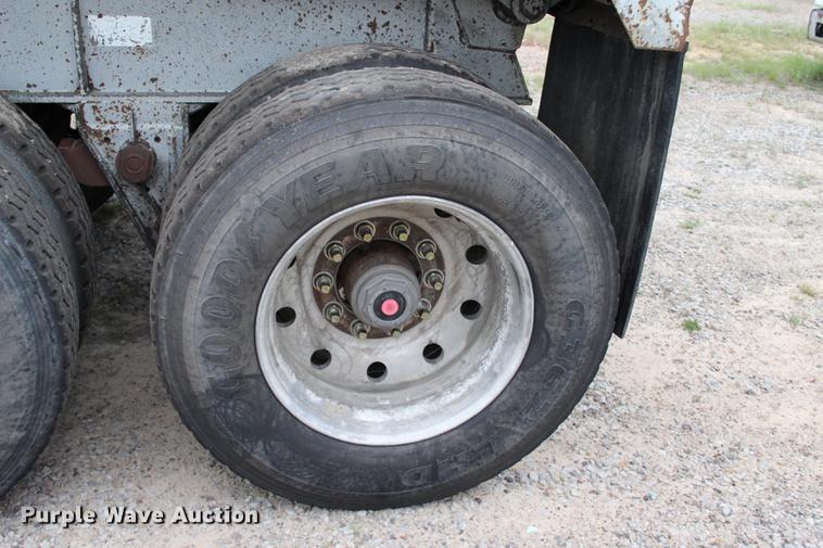 image for item BE9312 1994 Fruehauf DDT5-29F2 end dump trailer