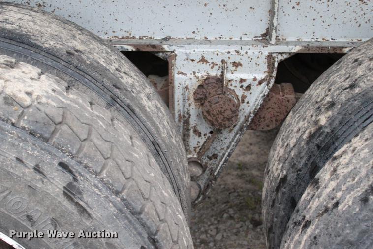 image for item BE9312 1994 Fruehauf DDT5-29F2 end dump trailer