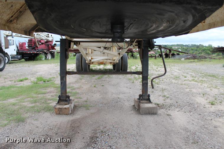 image for item BE9313 2000 Terex Load King end dump trailer