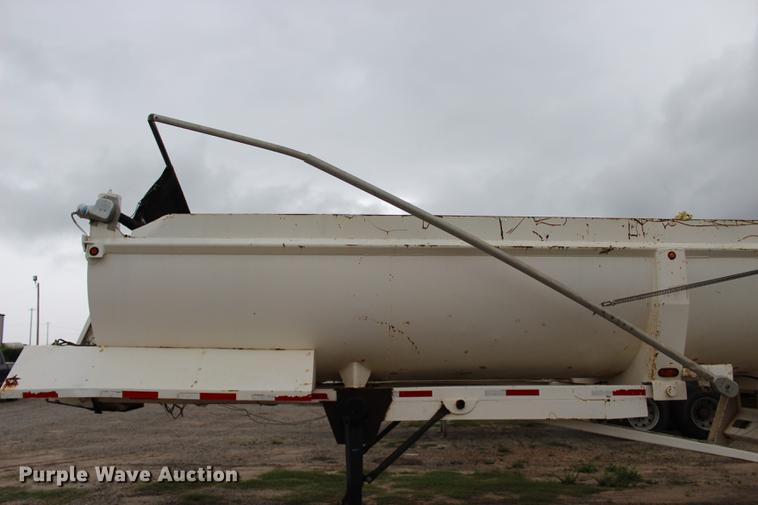 image for item BE9313 2000 Terex Load King end dump trailer