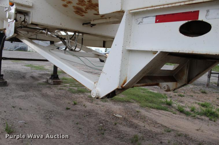 image for item BE9313 2000 Terex Load King end dump trailer