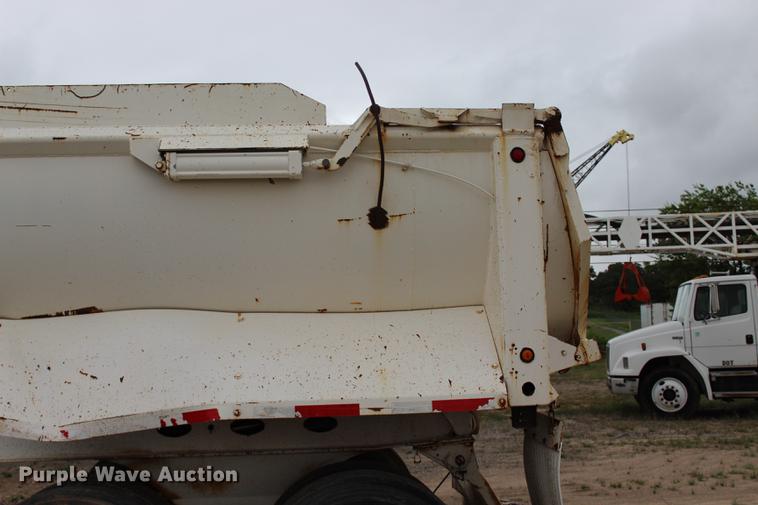 image for item BE9313 2000 Terex Load King end dump trailer