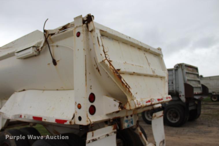 image for item BE9313 2000 Terex Load King end dump trailer