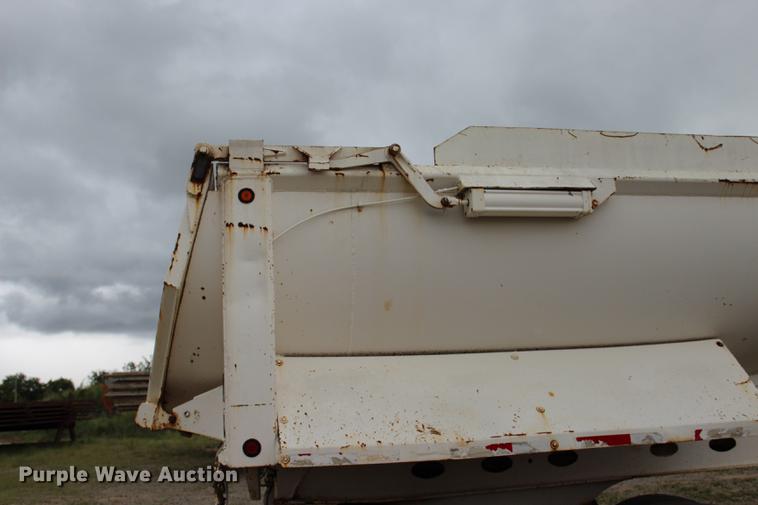 image for item BE9313 2000 Terex Load King end dump trailer