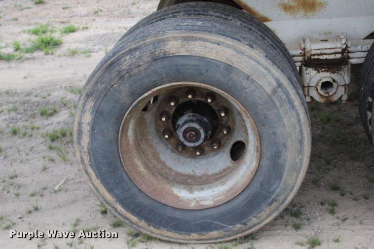 image for item BE9313 2000 Terex Load King end dump trailer