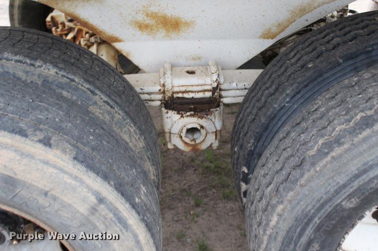 image for item BE9313 2000 Terex Load King end dump trailer