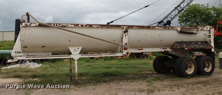 image for item BE9314 2004 CTS end dump trailer
