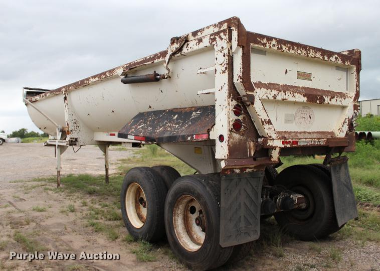 image for item BE9314 2004 CTS end dump trailer