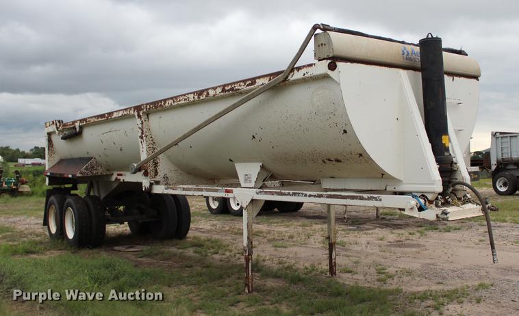 image for item BE9314 2004 CTS end dump trailer