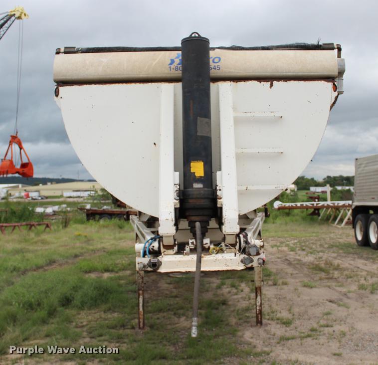 image for item BE9314 2004 CTS end dump trailer