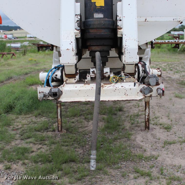 image for item BE9314 2004 CTS end dump trailer