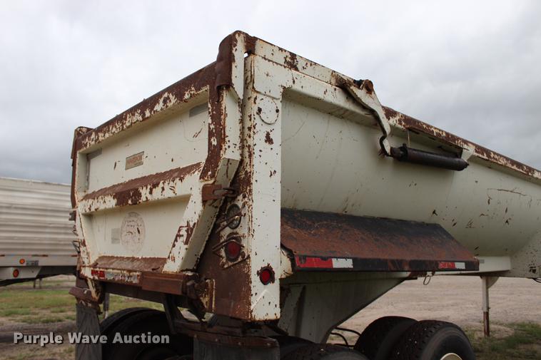 image for item BE9314 2004 CTS end dump trailer