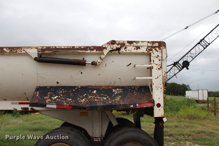 image for item BE9314 2004 CTS end dump trailer