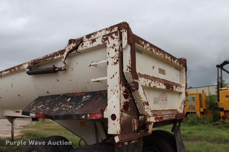 image for item BE9314 2004 CTS end dump trailer