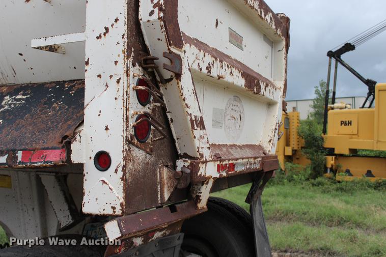 image for item BE9314 2004 CTS end dump trailer