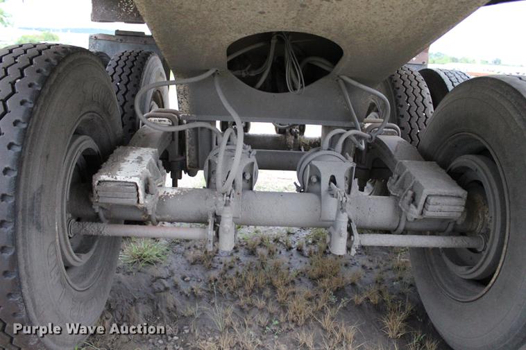 image for item BE9314 2004 CTS end dump trailer