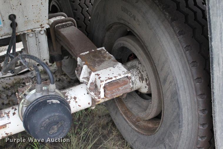 image for item BE9314 2004 CTS end dump trailer