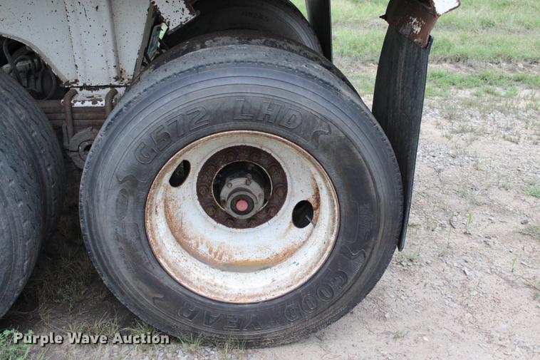 image for item BE9314 2004 CTS end dump trailer