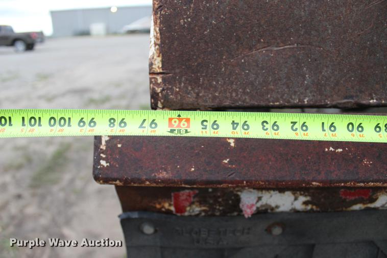 image for item BE9314 2004 CTS end dump trailer