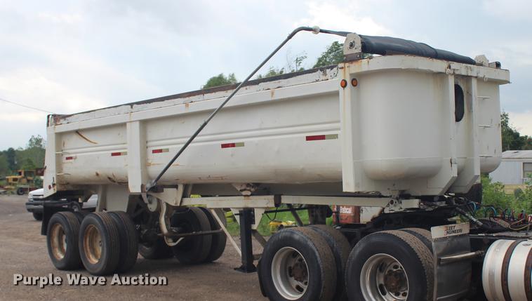 image for item BE9315 1984 Clement H22623BT end dump trailer