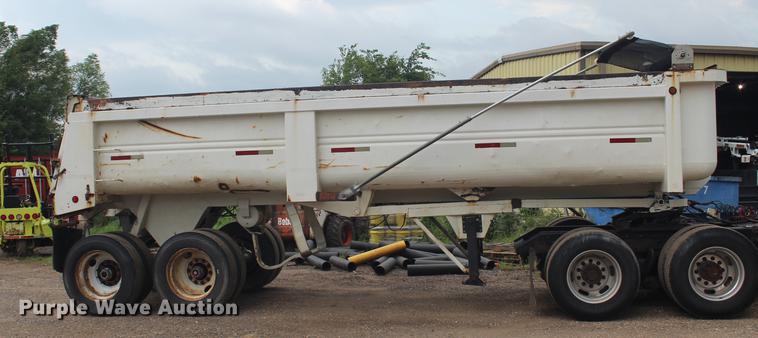 image for item BE9315 1984 Clement H22623BT end dump trailer