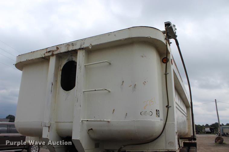 image for item BE9315 1984 Clement H22623BT end dump trailer