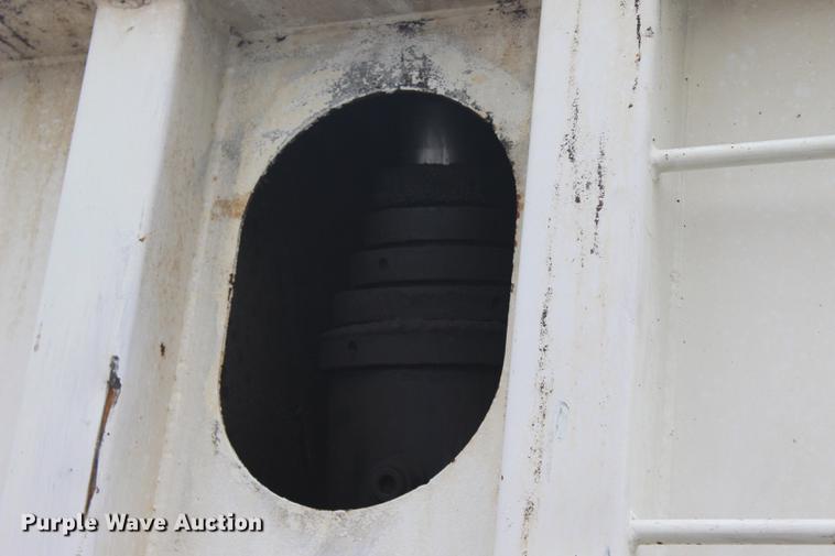 image for item BE9315 1984 Clement H22623BT end dump trailer